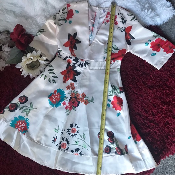 Beautiful Retro Pinup Dress - Picture 6 of 10